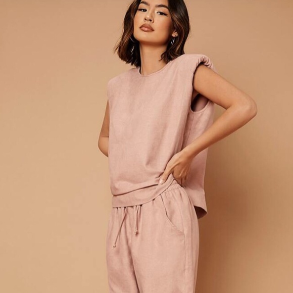 Padded shoulder split hem top and pants - Picture 2 of 4